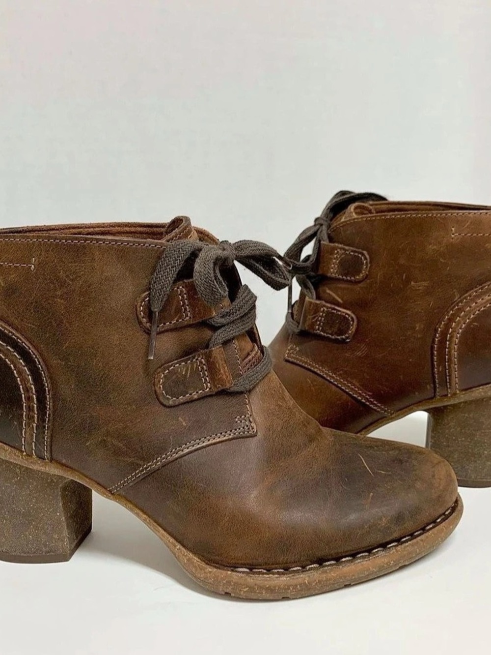 Clarks Brown Ankle Booties with Block Heels - Picture 4 of 9